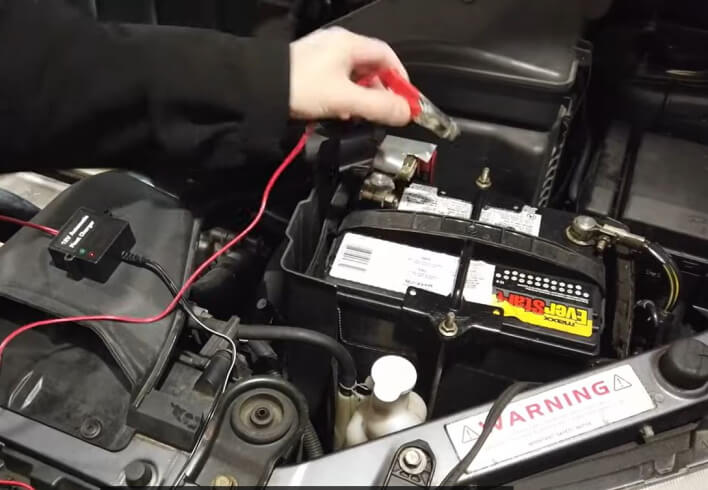 how much charge does a car battery need to start