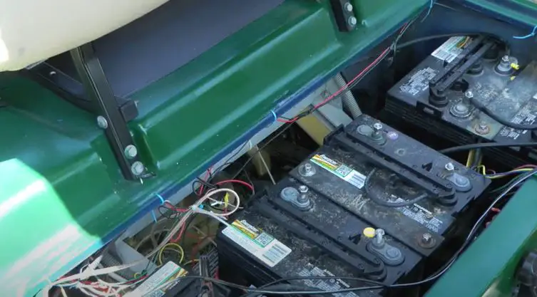 charging a deep cycle battery with a car