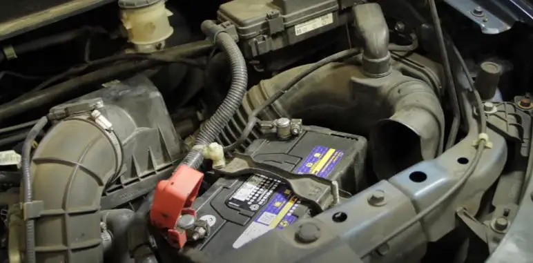 how long does a car battery last in florida