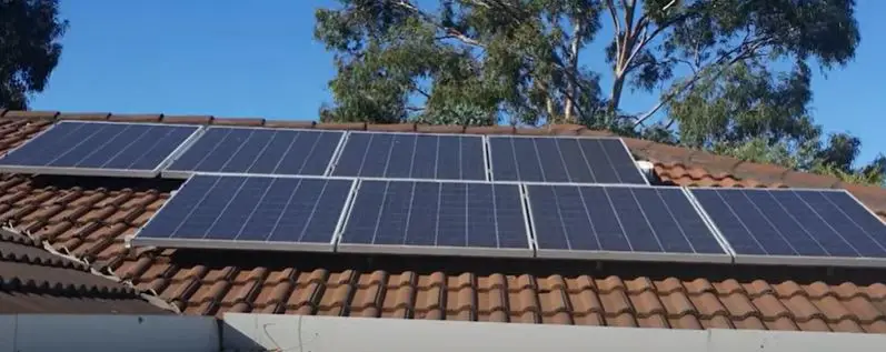 how much energy does a solar panel produce per area