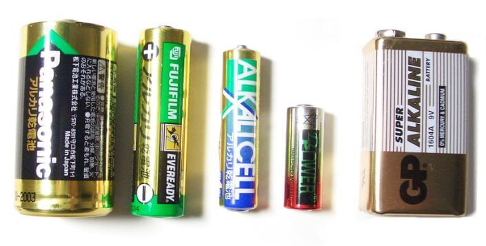 what are lithium batteries made of