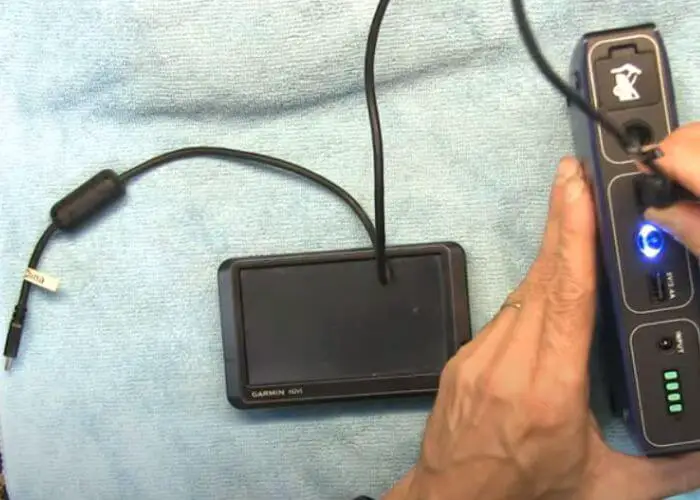 can i charge my garmin gps with a cell phone charger