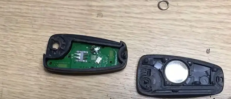 ford key fob battery type 