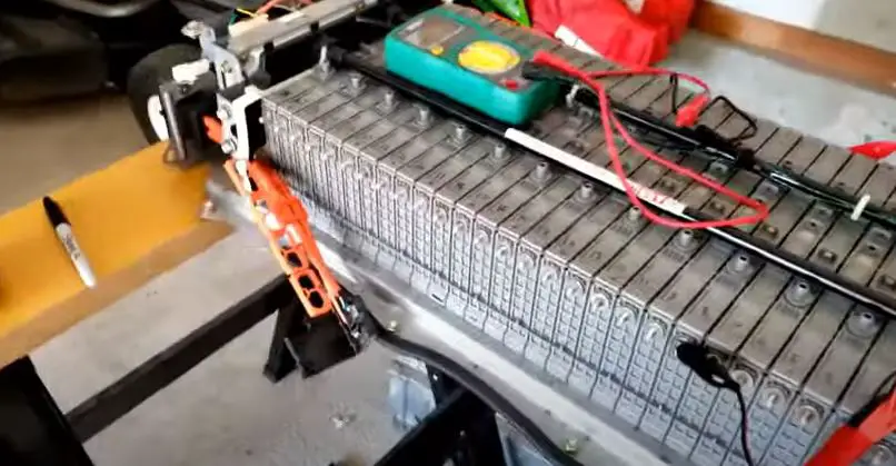 how much does it cost to replace a hybrid battery