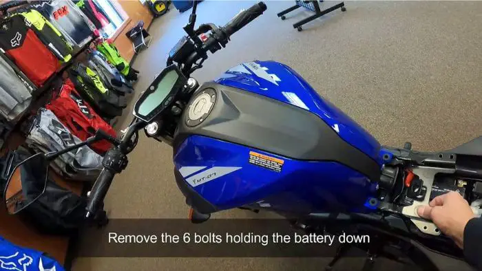 details about yamaha r1 battery